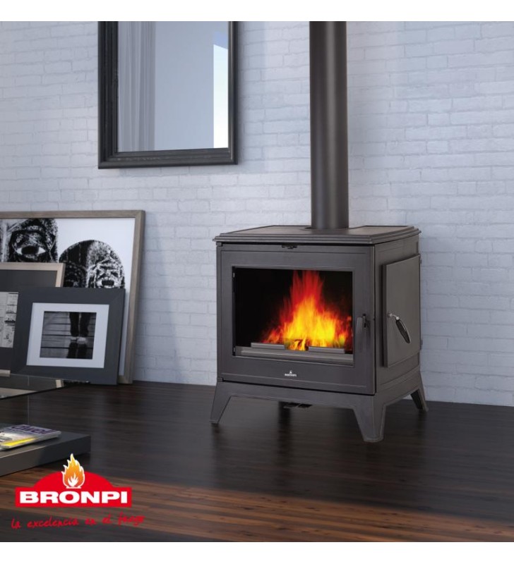 Fogão em ferro fundido com porta lateral 14 KW.